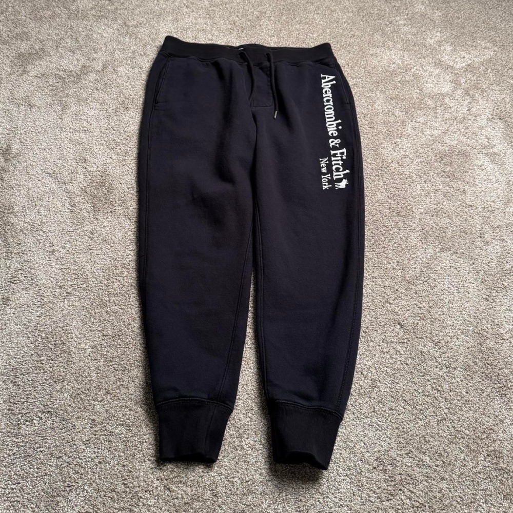 BLACK ABERCROMBIE & FITCH CUFFED SWEATPANTS